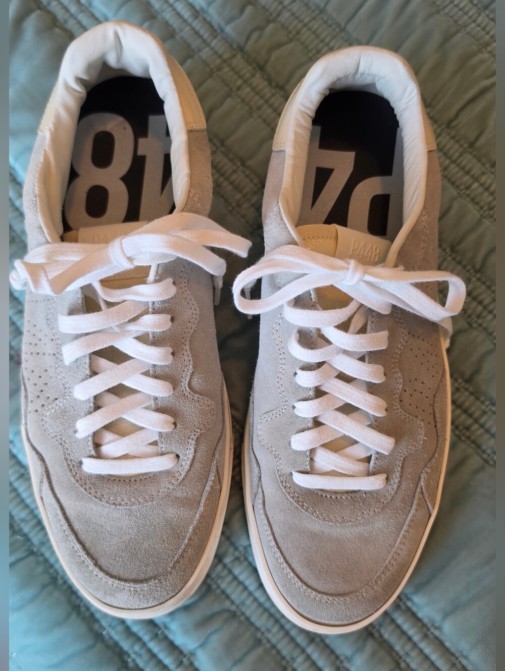 P448 Vert Loft Suede Low-Top Sneakers in Light Gray Size 41